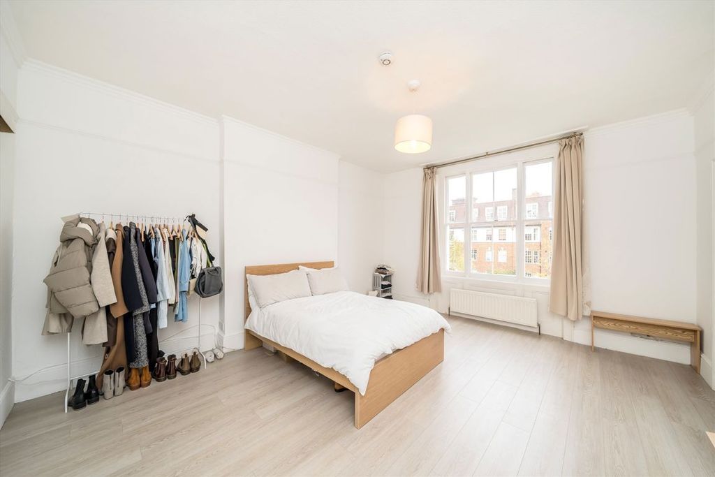 Property photo 3 of 5