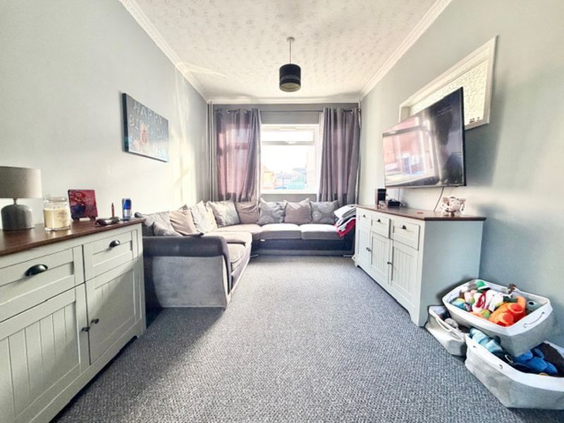 Property photo 2 of 16 Lounge