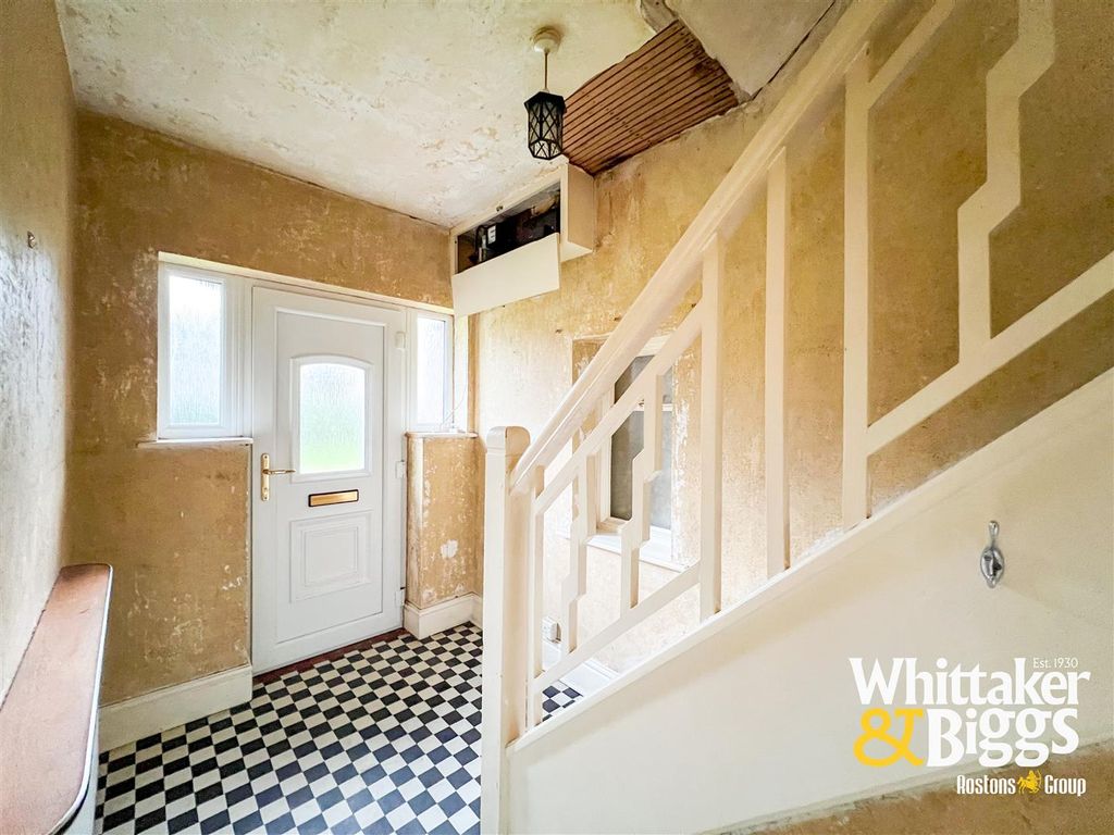 Property photo 3 of 21 Hall