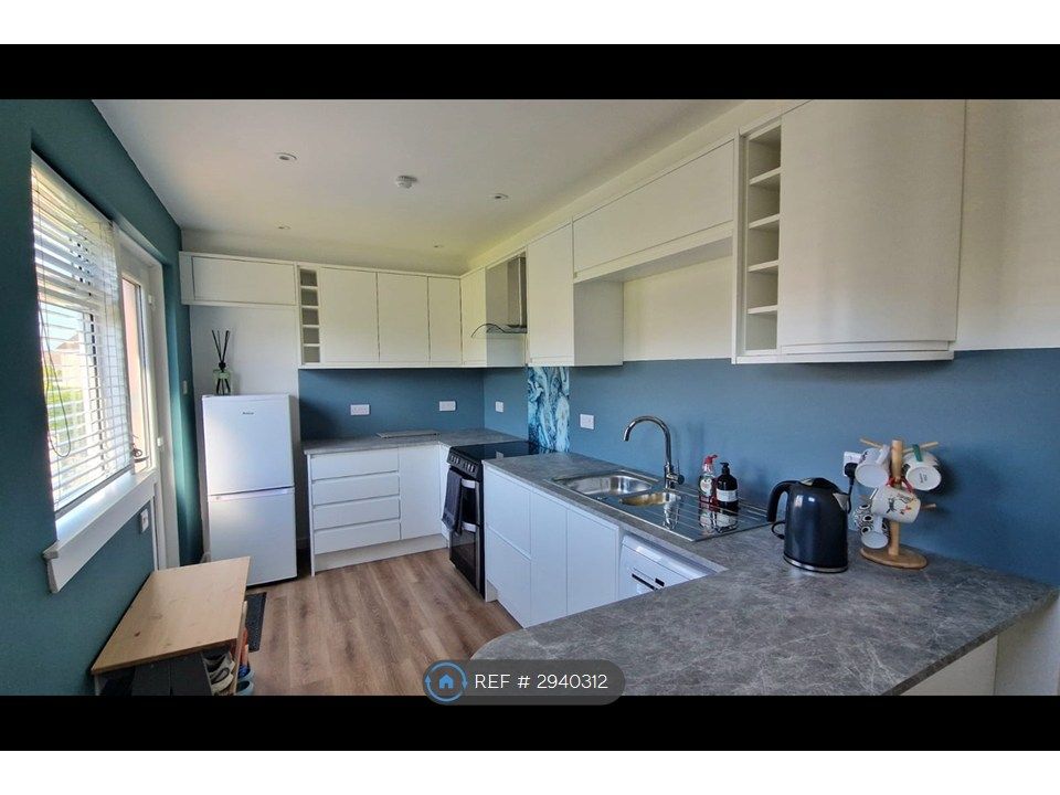 Property photo 1 of 18 Kitchen