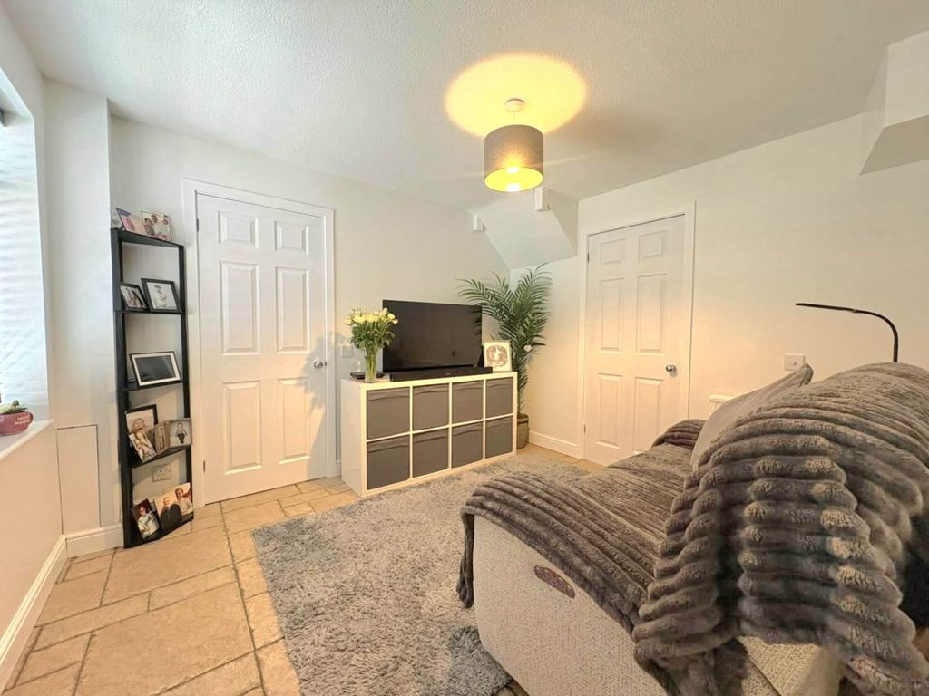 Property photo 2 of 22
