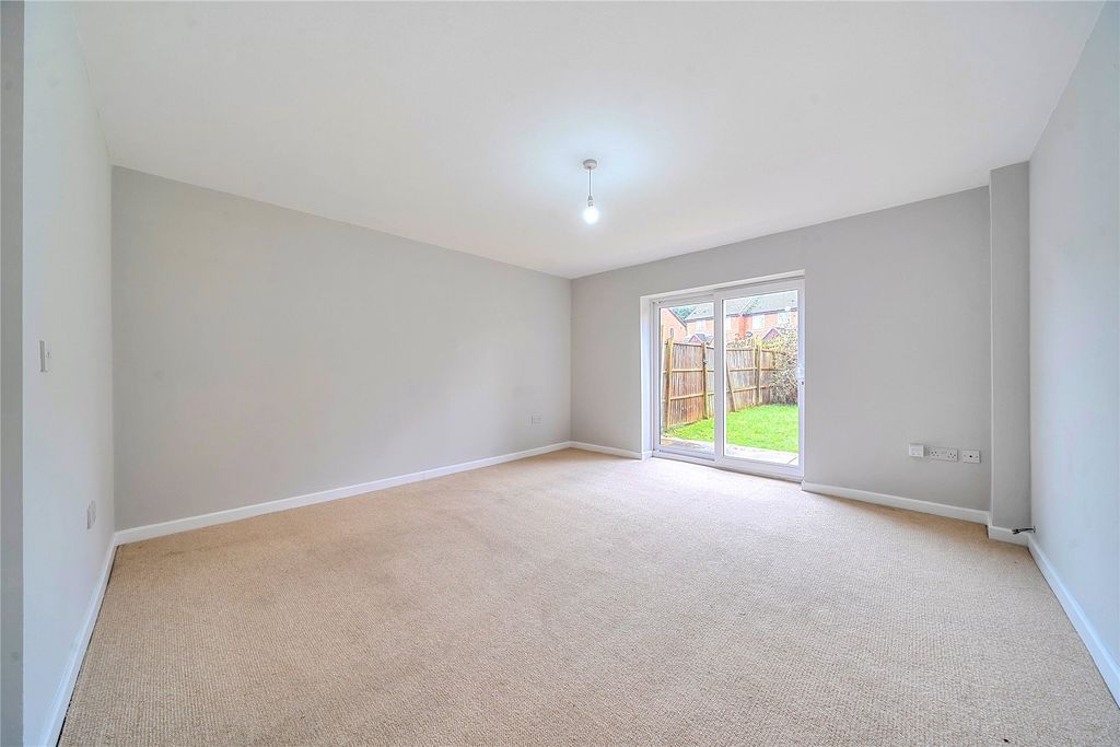 Property photo 2 of 16 Picture No. 14