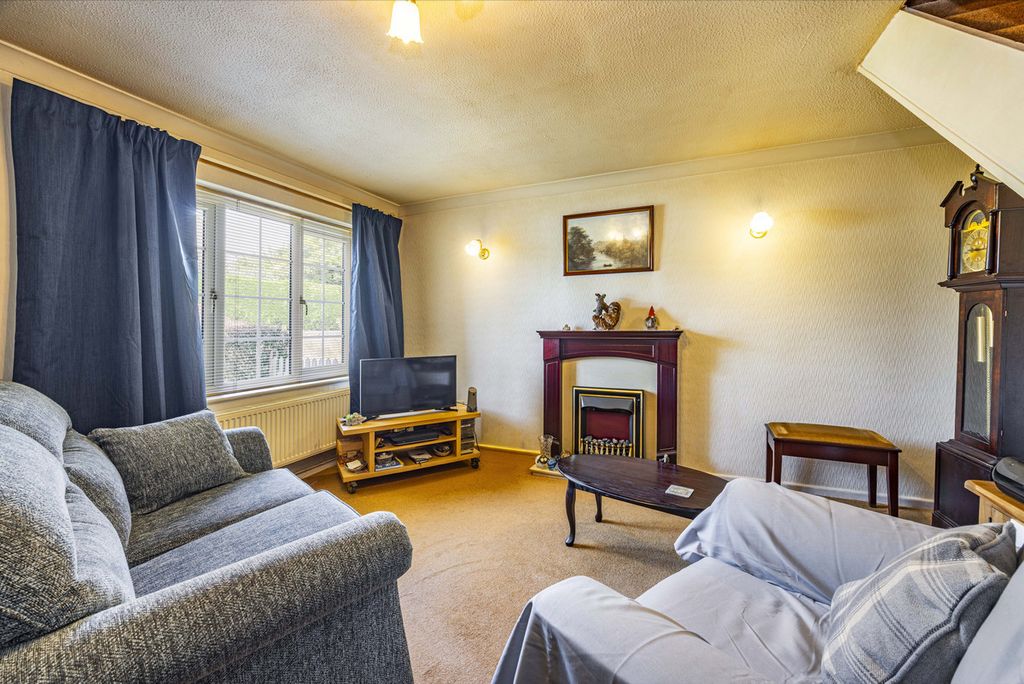 Property photo 2 of 10
