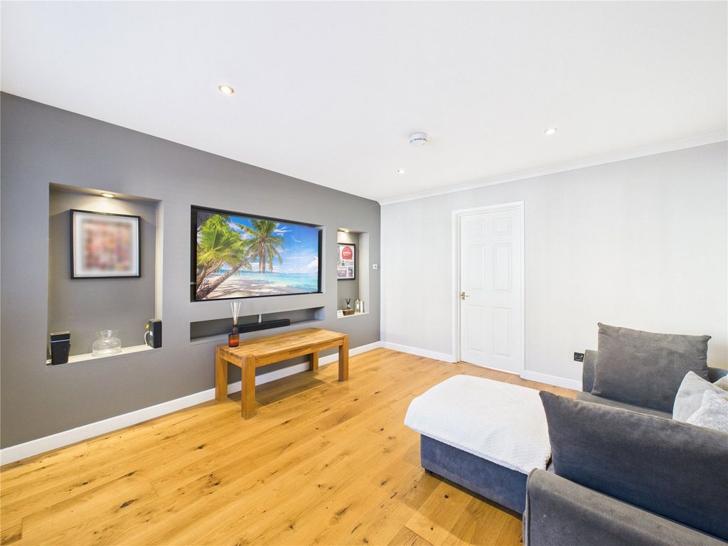 Property photo 2 of 18 Picture No. 03