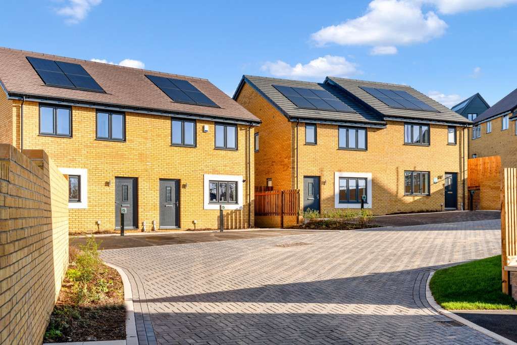 Property photo 1 of 11