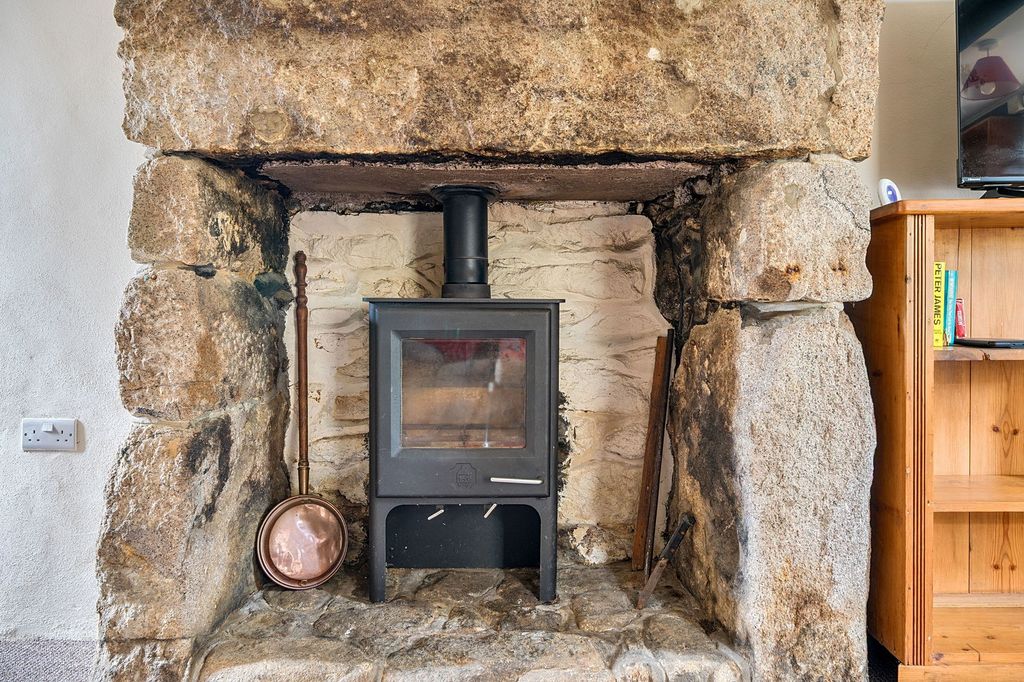 Property photo 3 of 13