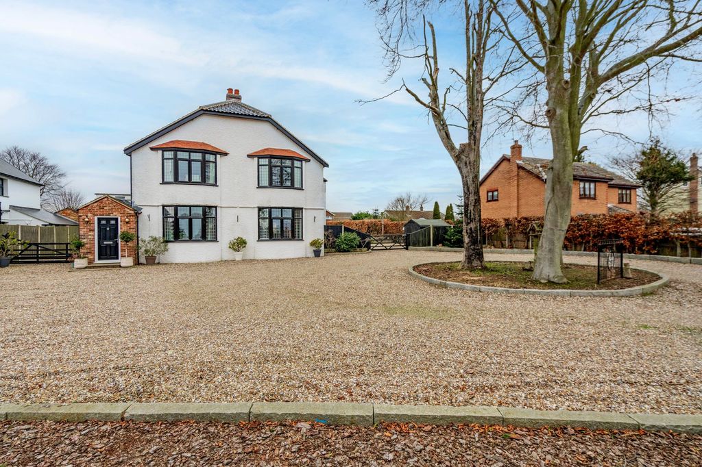 Property photo 1 of 31