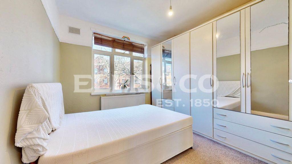 Property photo 1 of 18 Picture No. 16