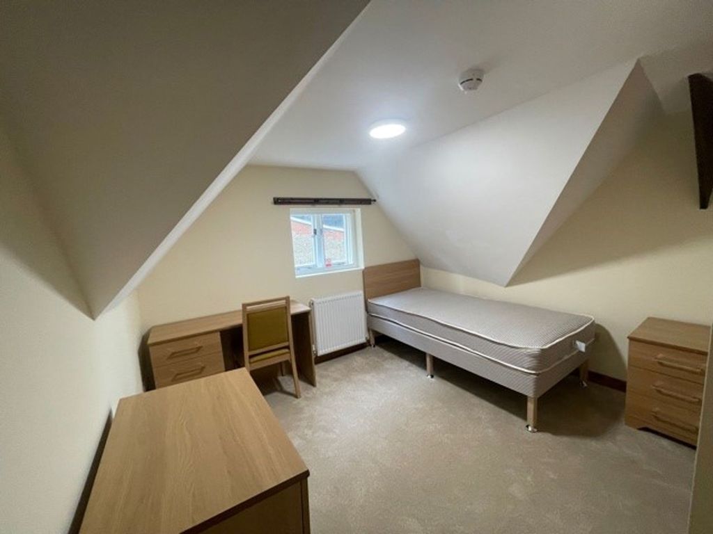 Property photo 2 of 5 Photo 5