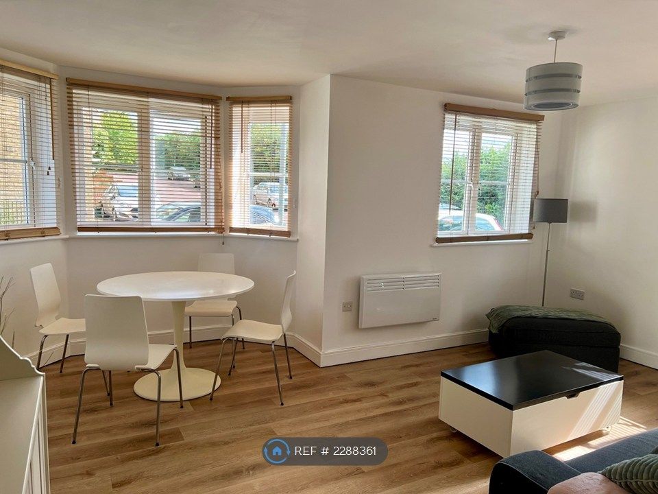 Property photo 1 of 13 Living/Dining Room