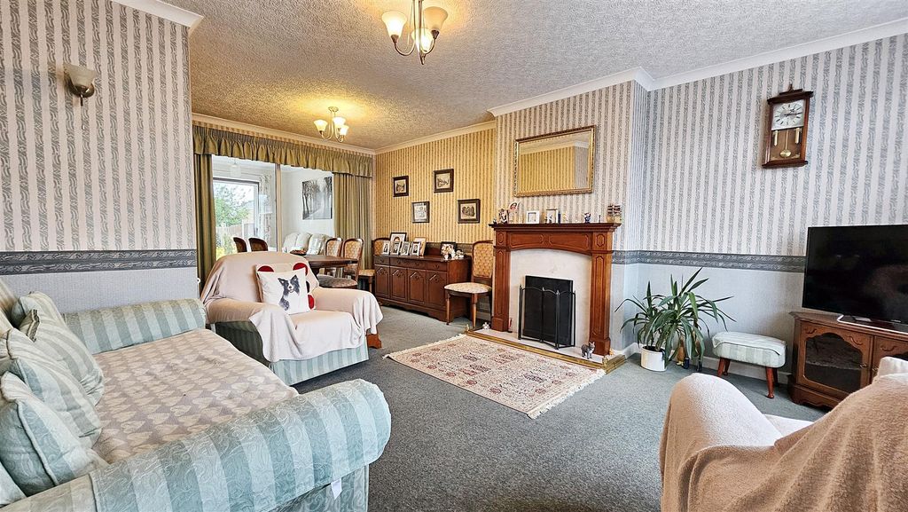 Property photo 3 of 13 20250917_131527.Jpg