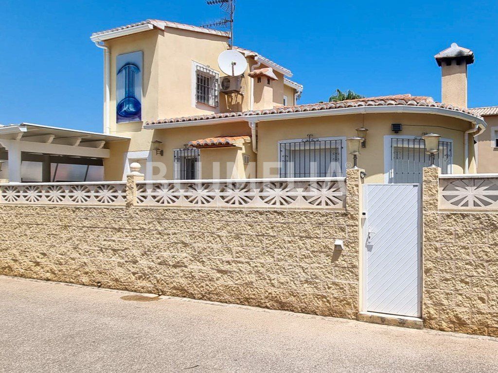 Property photo 1 of 26 Small House For Sale 2 Km From The Beach And The Centre Of Dénia