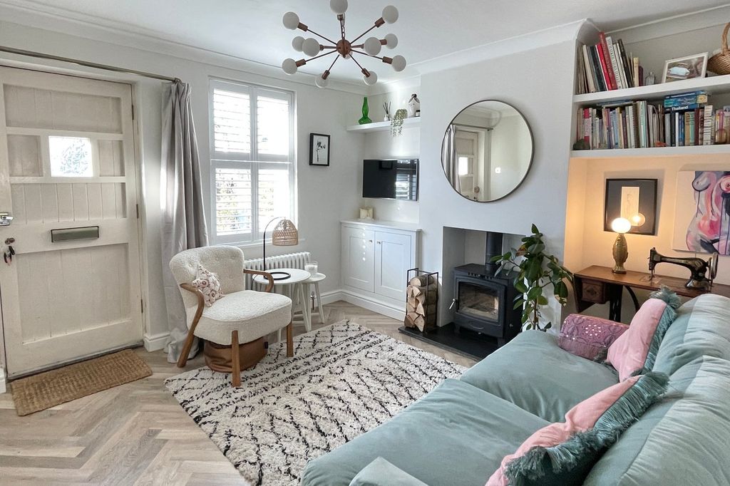 Property photo 2 of 18