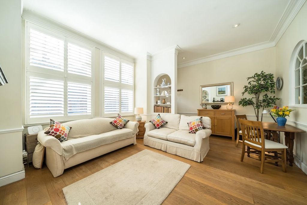 Property photo 3 of 9