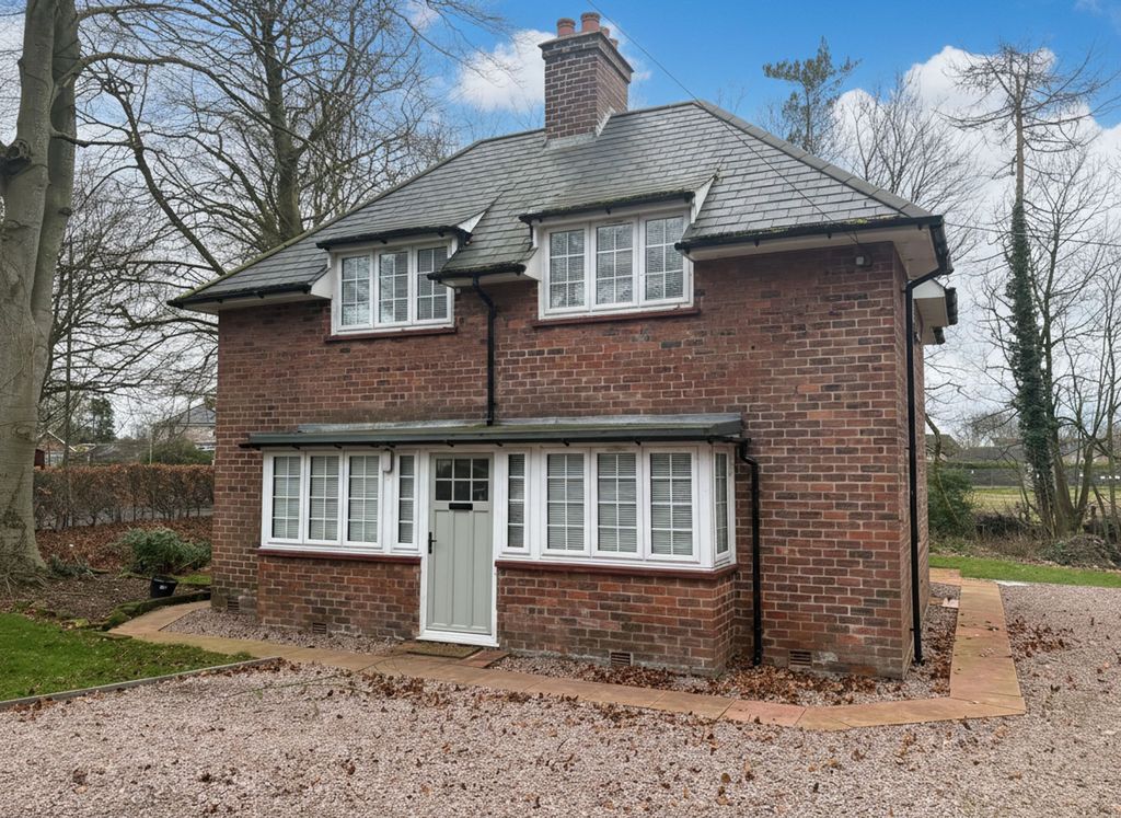 Property photo 1 of 18 External