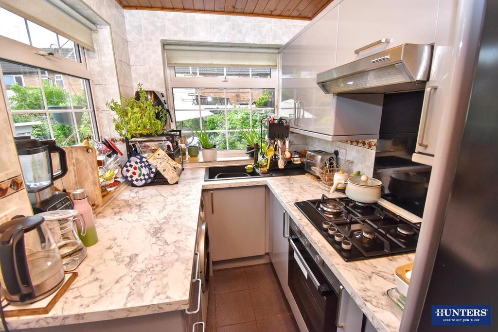 Property photo 3 of 14 Kitchen