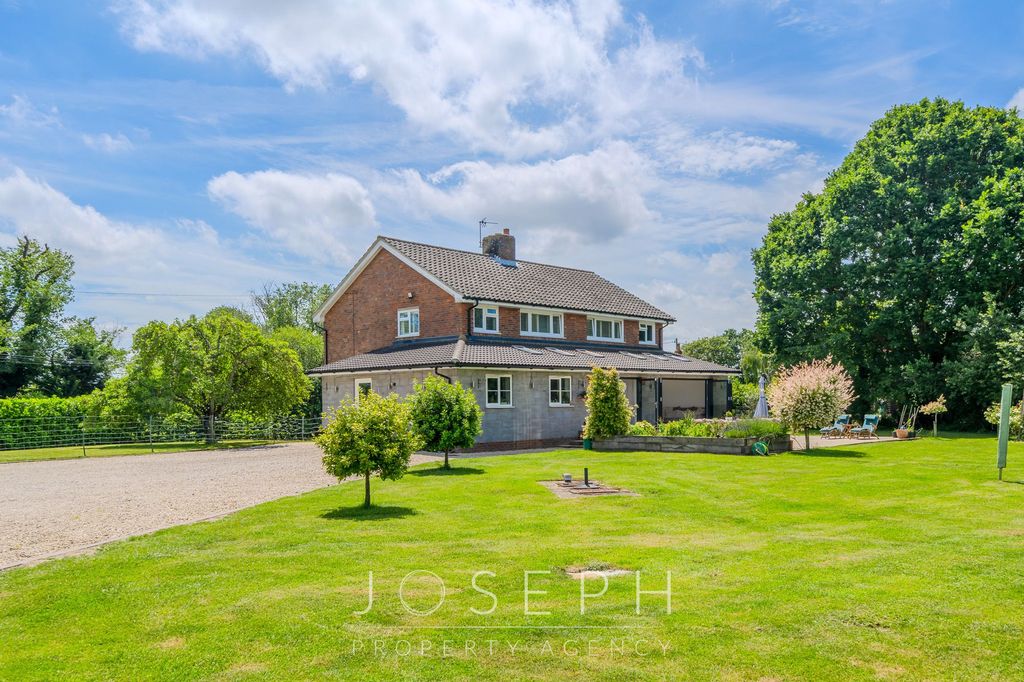 Property photo 1 of 50