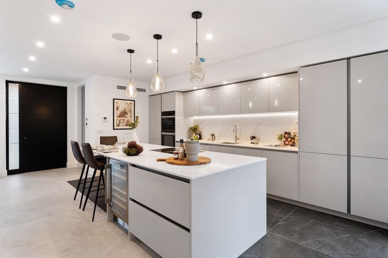 Property photo 2 of 19 Photo 6