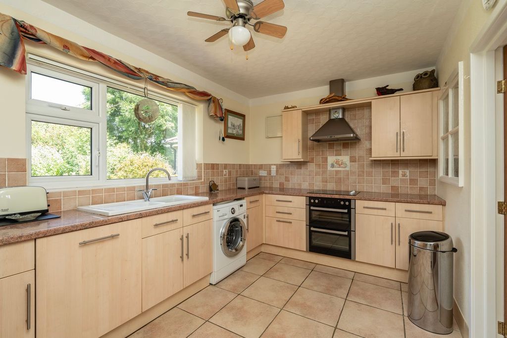 Property photo 3 of 20