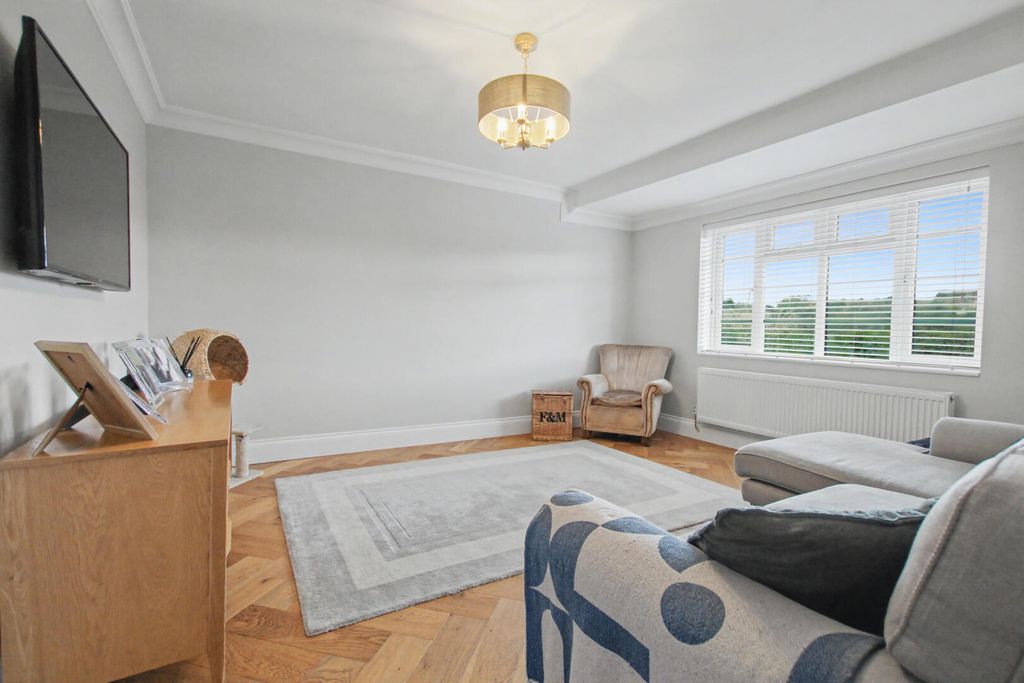 Property photo 2 of 18 Living Room