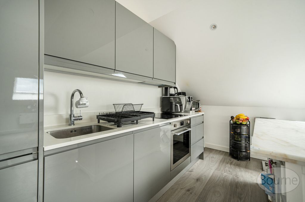Property photo 2 of 17 ce94552F-A43A-451...