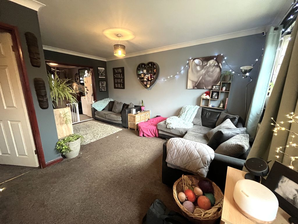 Property photo 2 of 5