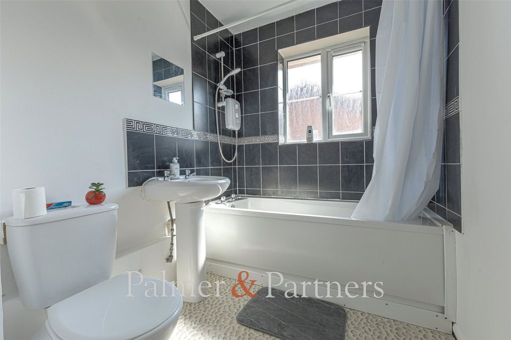 Property photo 3 of 6 Picture No. 05