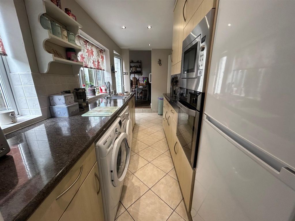 Property photo 3 of 15 B5A7671F-4d48-492F-8381-62B6Ab898B1F.Jpg