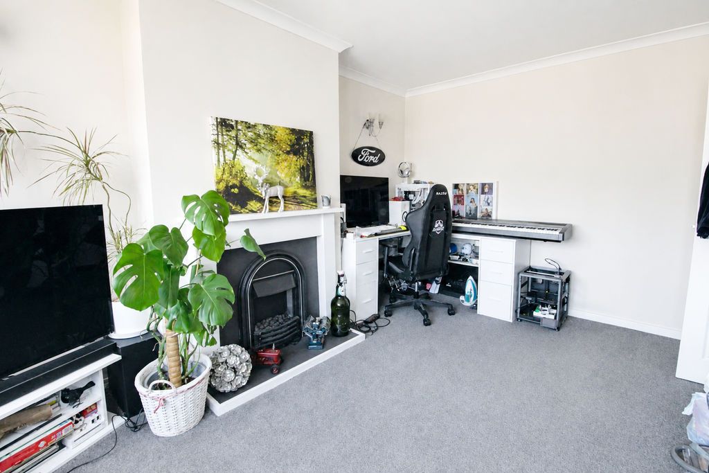 Property photo 3 of 9 Photo 11