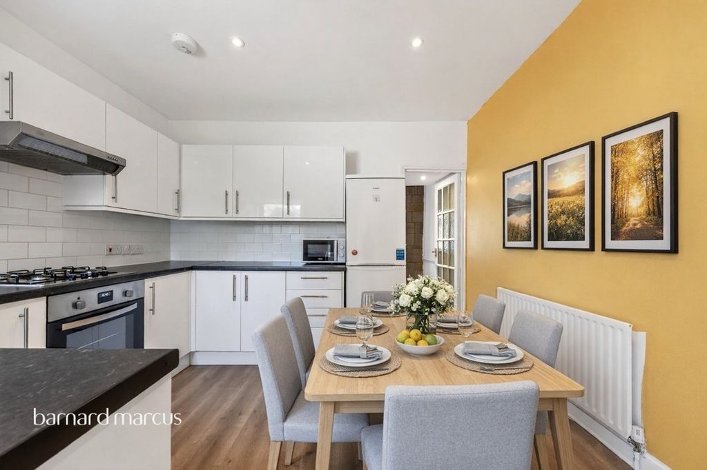 Property photo 1 of 24