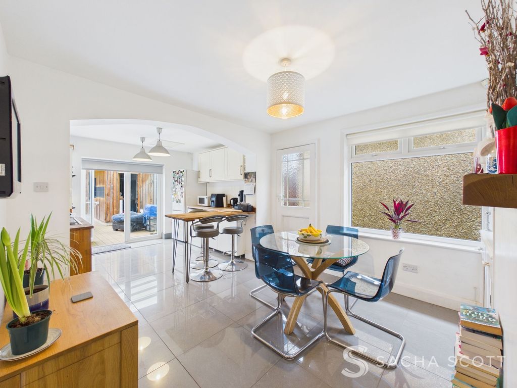 Property photo 2 of 21 Kitchen / Breakfast / Diner