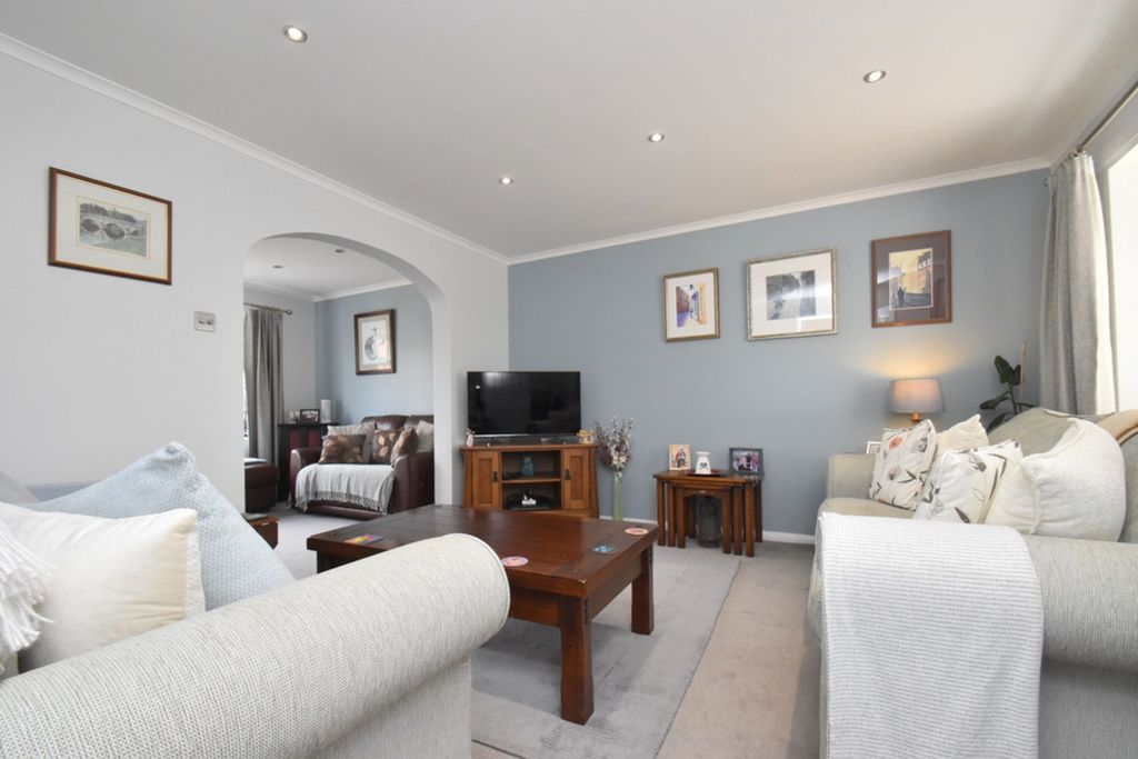 Property photo 2 of 21