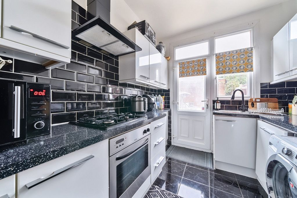 Property photo 3 of 12 Kitchen