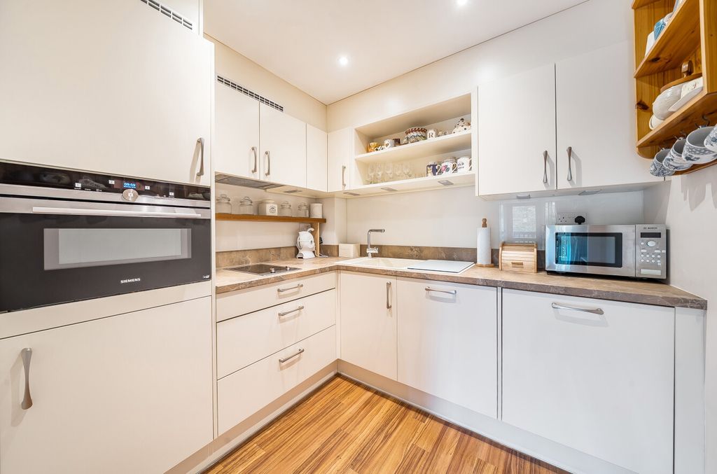 Property photo 3 of 24 1364320-9-68E62E6...