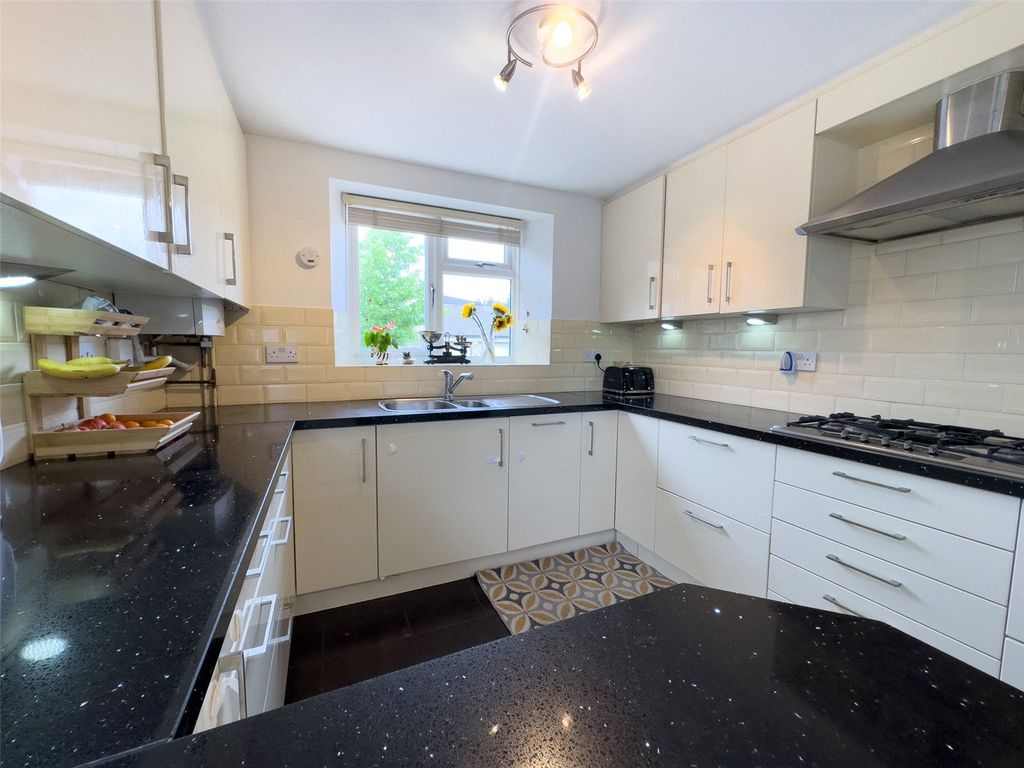 Property photo 2 of 20 Kitchen