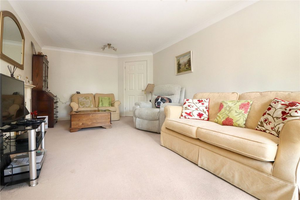 Property photo 2 of 11 Picture No. 12