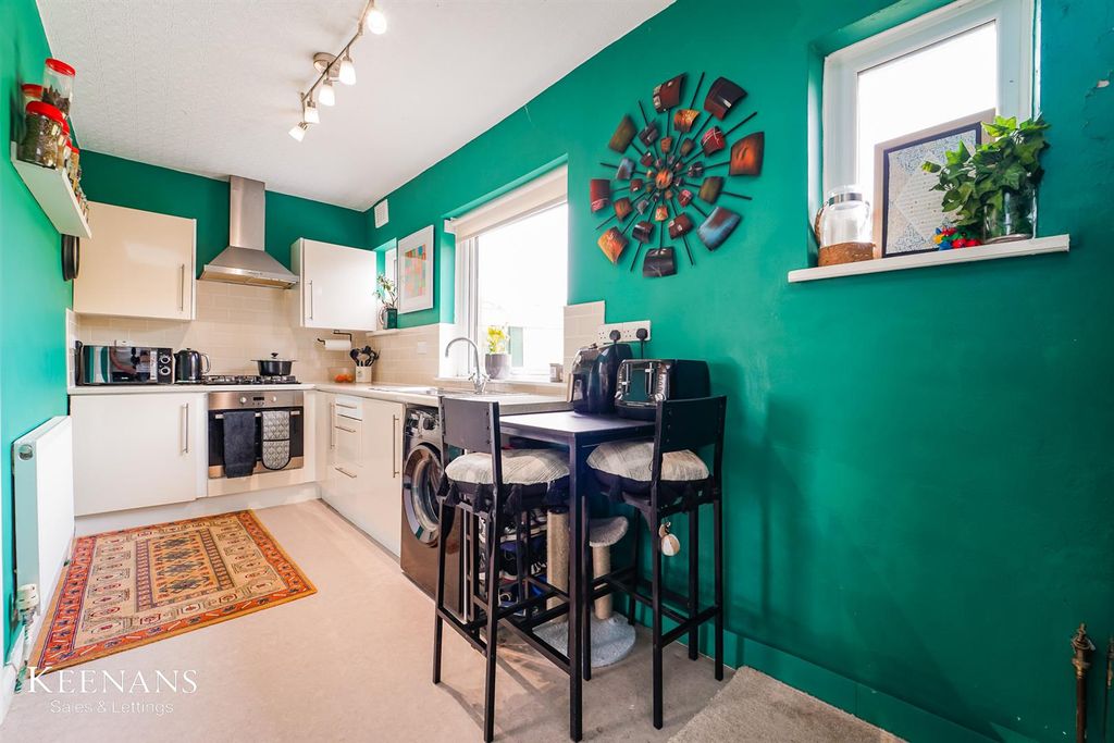 Property photo 2 of 21