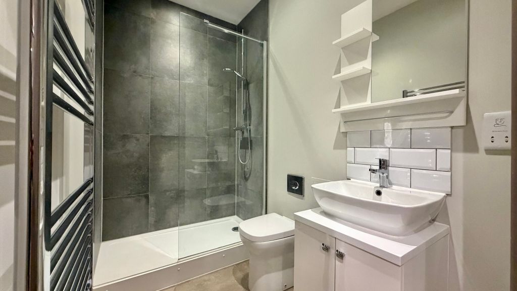 Property photo 3 of 13 Bathroom