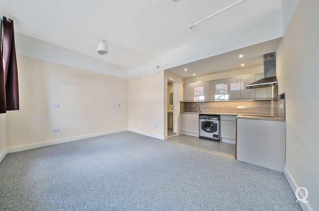 Property photo 2 of 20 94026Cce-75E5-4B6...