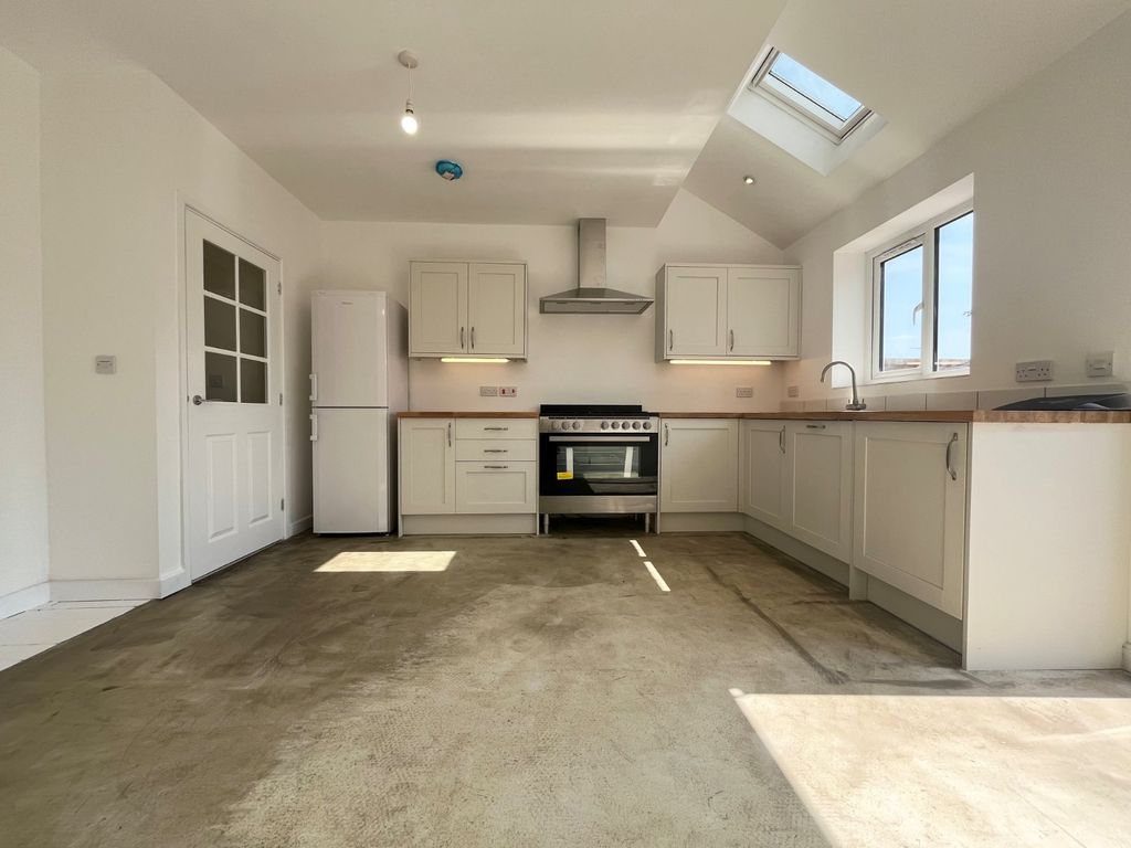 Property photo 2 of 26 Picture No. 22