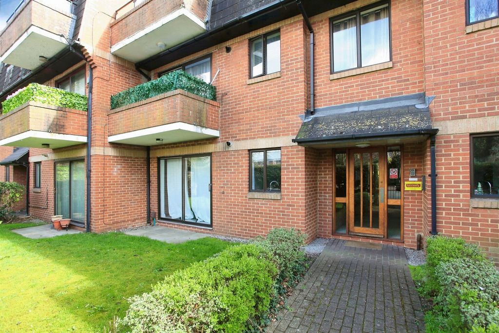 Property photo 1 of 20