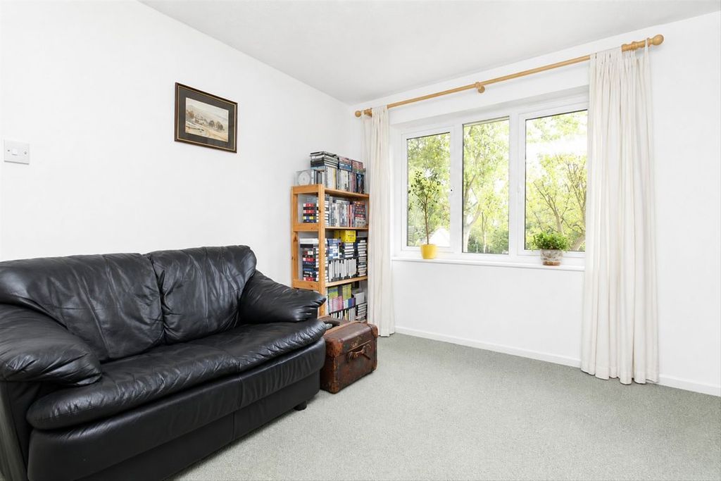 Property photo 2 of 6