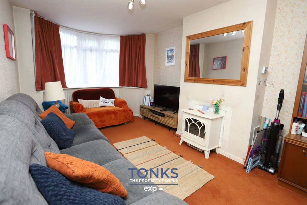 Property photo 2 of 18