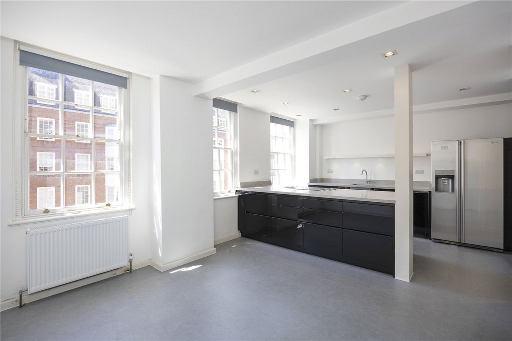 Property photo 3 of 13 Kitchen