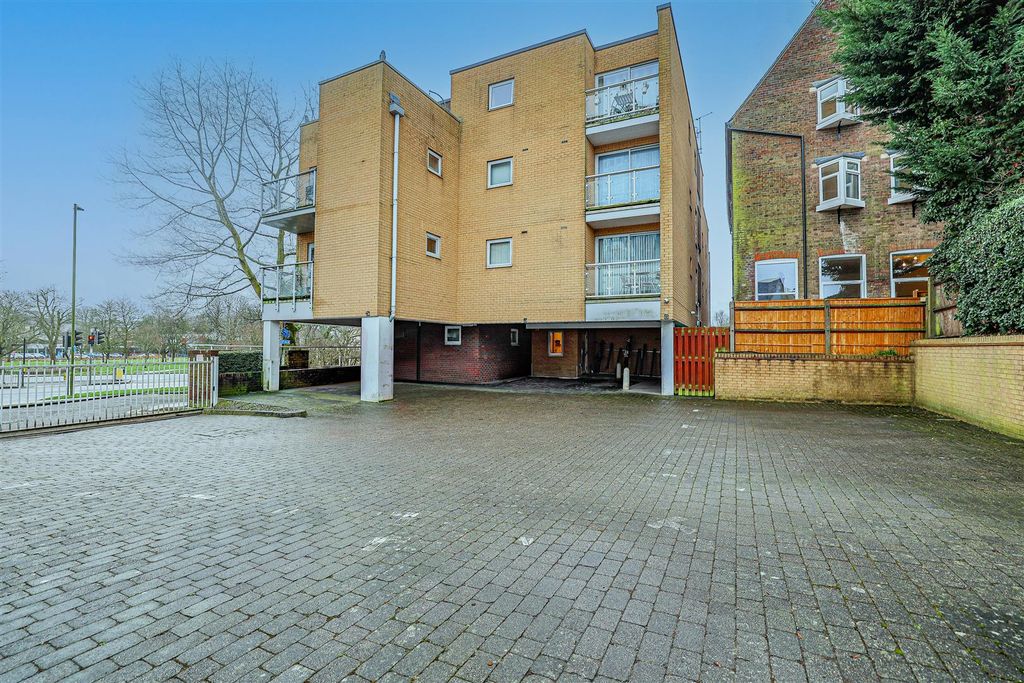 Property photo 2 of 27 980A4284-1.Png