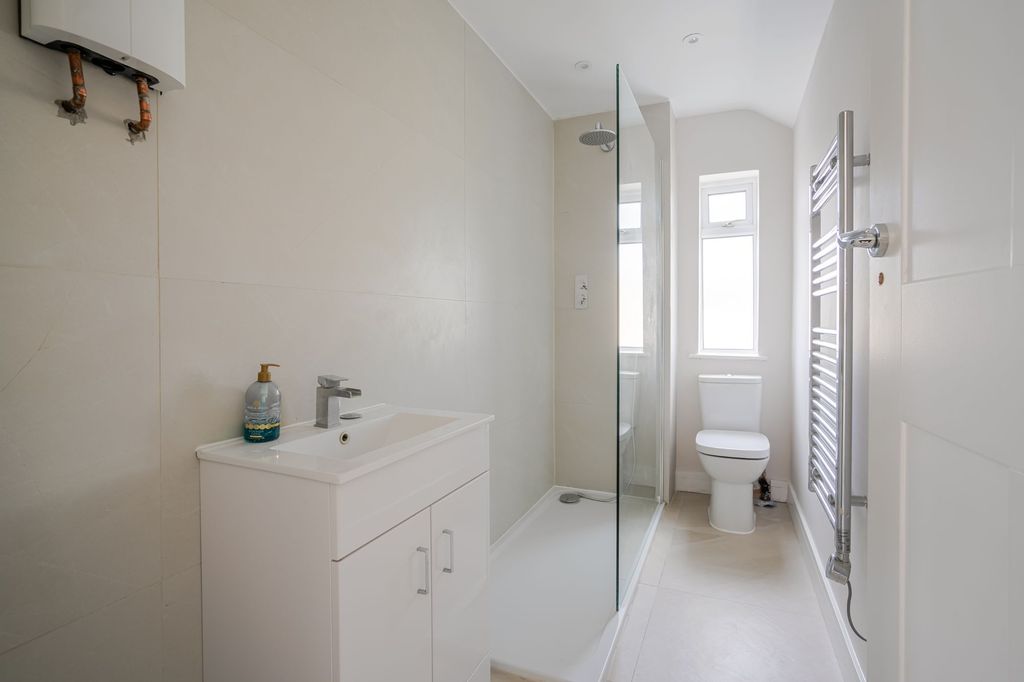 Additional image 4 of 1 bed maisonette for saleVictoria Road, Ascot SL5