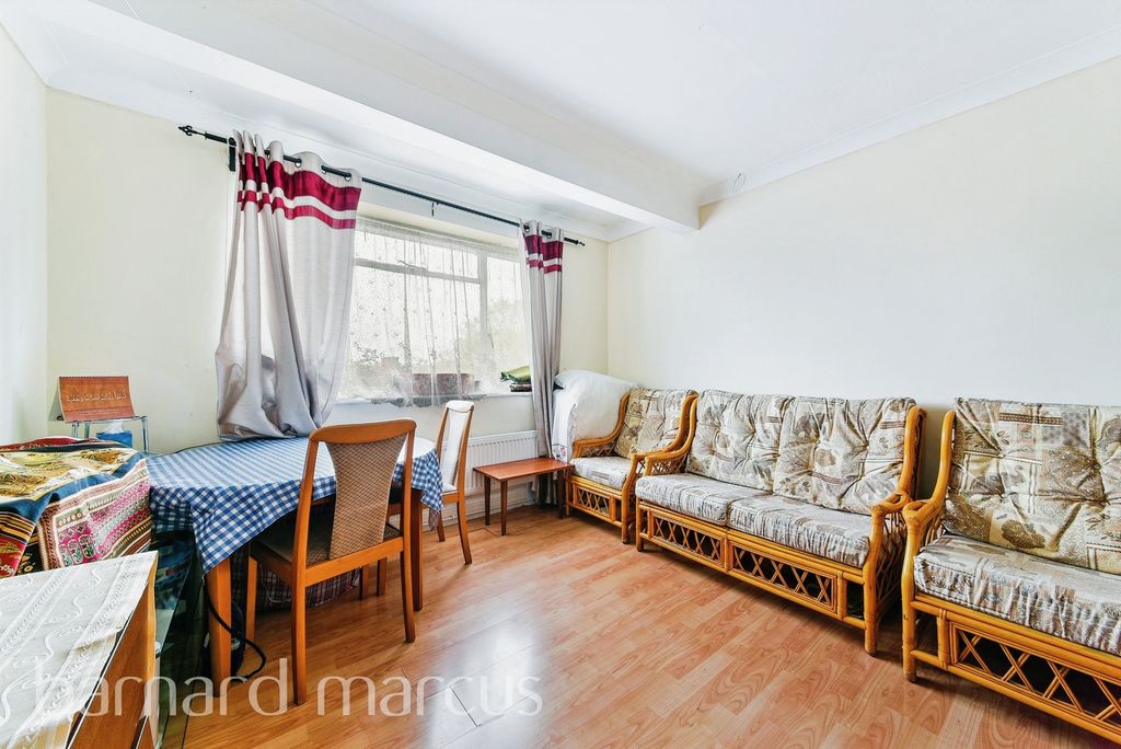 Property photo 2 of 9