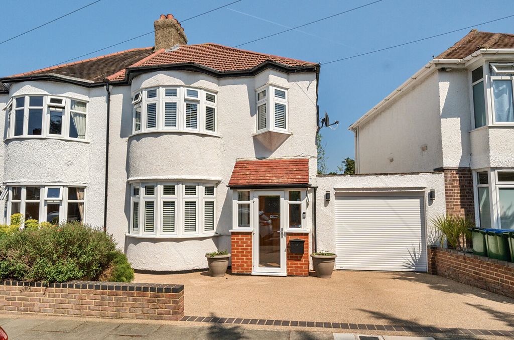 Property photo 1 of 16 Front1