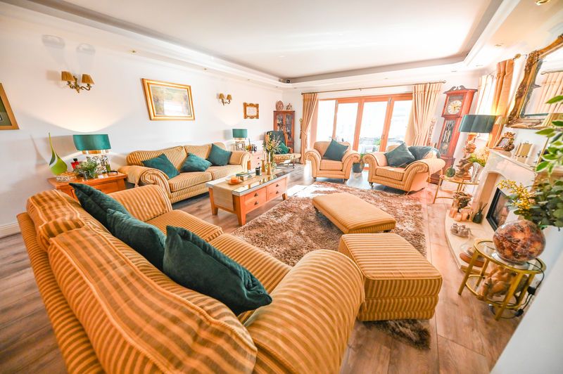 Property photo 2 of 25 Photo 14