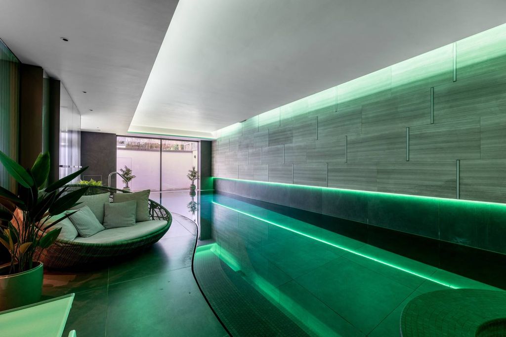 Property photo 3 of 32